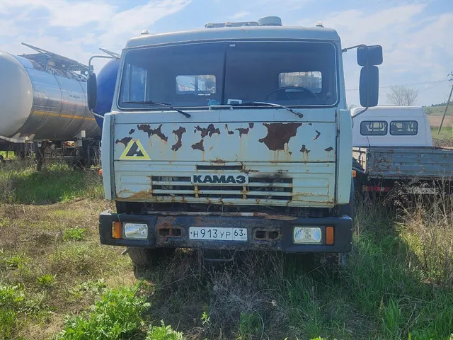 Грузовой бортовой КАМАЗ 53215, 2001 г/в, г/н: Н913УР63, цвет: светло дымчатый, VIN: XTC53215012161313