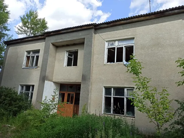 комплекс зданий с земельным участком