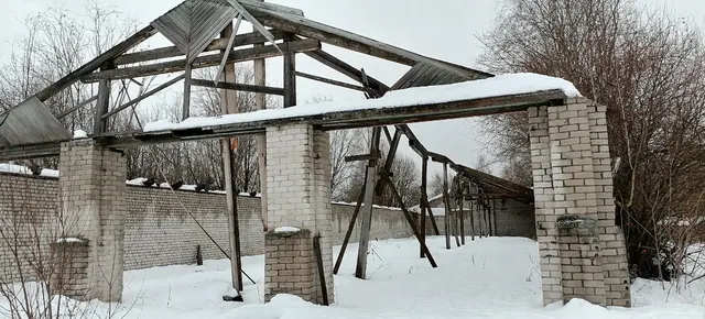 Здание зерносклада на 1000 тонн площадью 402,8 кв.м., с кадастровым номером 29:01:070206:403, расположенное по адресу: Российская Федерация, Архангельская область, м.о. Вельский, д. Степанковская, ул. Центральная, д. 46 к. 7 и земельный участок площадью 1032 кв.м., с кадастровым номером 29:01:070206:408, по адресу: Российская Федерация, Архангельская область, м.о. Вельский, д. Степанковская, ул. Центральная, з/у 46/7.
