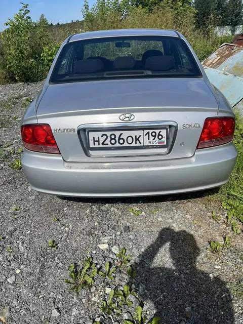 Автомобиль HYUNDAI SONATA, регистрационный знак H286ОК196, год выпуска - 2006, тип  ТС - легковой седан, VIN - X7NEN41HP7MO25247, категория транспортных средств - В/М1, цвет кузова – серебристый, состояние удовлетворительное, требуется капитальный ремонт двигателя
