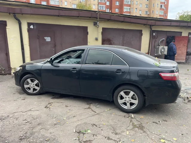 Легковой автомобиль Toyota Camry