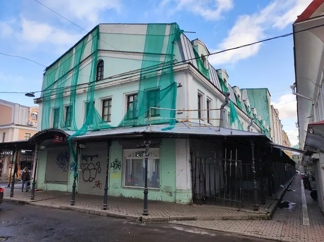 Нежилое здание, закрепленное на праве оперативного управления за Санкт-Петербургским государственным бюджетным учреждением «Городское управление инвентаризации и оценки недвижимого и движимого имущества», расположенное по адресу: Санкт-Петербург, Садовая улица, дом 28-30, корпус 24