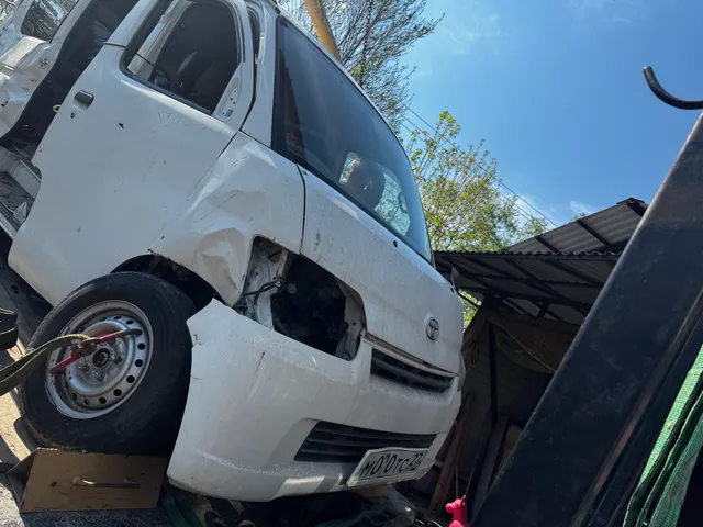 Автомобиль марки Toyota Town Ace,г /н М070ТС27, г.в. 2016, № кузова S412M0019584,цвет белый. После ДТП, не на ходу.