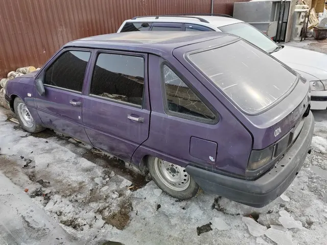 Автомобиль ИЖ 2126-030, г.в. 2004, VIN: XTK21260040132971, г/н: К602ОМ11, Документы: Нет, Ключи: Нет, Примечание: Установлено наличие колес, наличие дверей, дверь багажника, имеются стекла лобовое, заднее, боковые, двигатель отсутствует, в салоне установлено наличие передних и задних сидений. АС ПИБИ: 11-008996-1