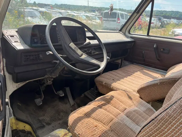 Автомобиль Фольксваген без регистрационного знака, VIN WV2ZZZ25ZHH067779, 1987 г.в.