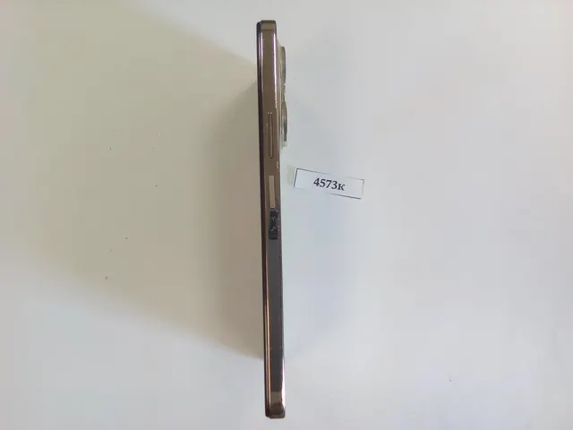 Телефон марки "Tecno Spark 20 Pro" imei: 355088290454301, imei2: 355088290454319
