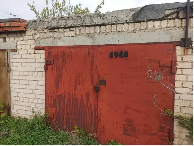Нежилое помещение - гараж общей площадью 64,3 кв.м., с кадастровым номером 74:35:0800001:29, по адресу: Челябинская область, г. Троицк, гаражно-строительный кооператив «Станкостроитель», гараж  № 1022А