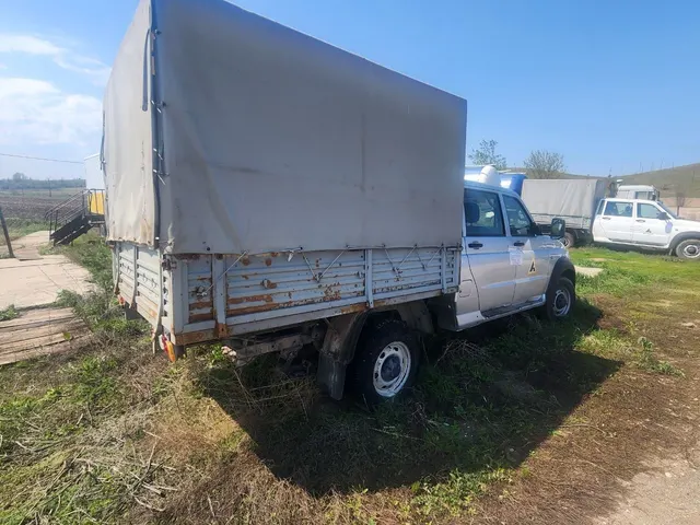 Грузовой бортовой УАЗ 236324 UAZ PROFI, 2019 г/в, г/н: А479УК763, цвет: серебристый металлик, VIN: XTT236324K1016040