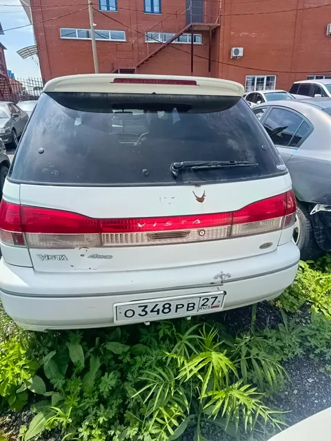 Автомобиль марки «Toyota Vista Ardeo» (Тойота Виста Ардео), б/у, 0348РB27, 1999 года выпус-ка, по кузову имеются мелкие повреждения, вмятина багажника, коррозия багажника