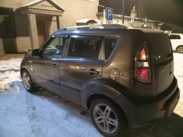 Легковой автомобиль комби (хэтчбек) KIA Soul, 2010г.в., г/н E226MP161, VIN KNAJT811BB7202732, номер кузова KNAJT811BB7202732, номер двигателя АН484240, цвет коричневый. Начальная цена продажи 594 150 руб. Задаток 89150 руб.