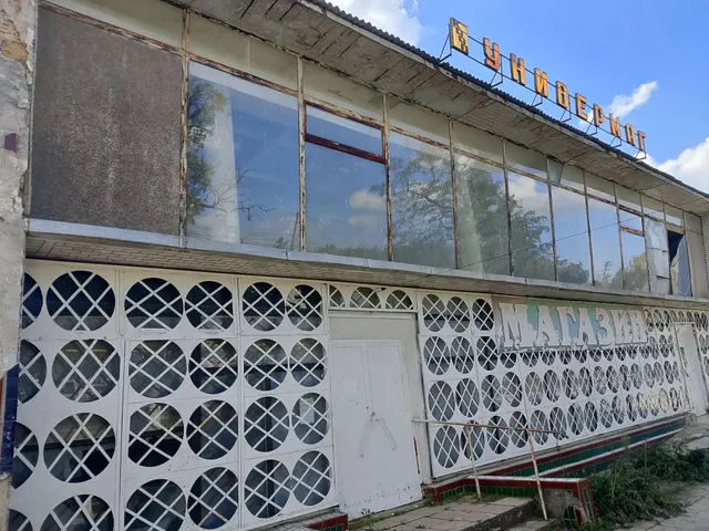 нежилое помещение – магазин, площадью 477,8 кв.м, расположенного по адресу: Республика Крым, Раздольненский район, с. Ковыльное, ул. Восточная 1