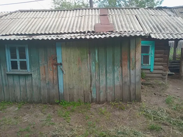 Жилой дом, назначение: жилой дом, 1 этаж (в т.ч. подземных 0), площадь 64,2 кв.м., к/н 75:20:180105:459, по адресу: Забайкальский край, р-н. Хилокский, с. Хушенга, ул. Линейная, д. 1, расположенный на земельном участке, категория земель: земли населенных пунктов, виды разрешённого использования: для ведения личного подсобного хозяйства, кадастровый номер 75:20:180105:458, площадь 949,4 кв.м