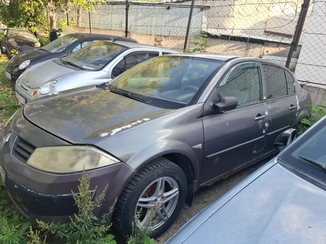 Автомобиль РЕНО Меган 2 г.р.з. Е371СВ72, 2004 г.в.  VIN VF1LM1A0H31958771 ТС имеет ограничения ФССП на регистрационные действия (ключи и документы отсутствуют, техническое состояние не проверялось, пробег не известен). Имущество продается в том виде, в каком оно есть, в случае продажи возврату/обмену не подлежит. За скрытые дефекты имущества Продавец ответственности не несет.