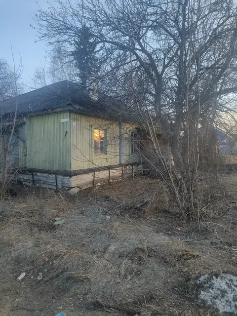 Земельный участок площадью 758 кв.м.,  кадастровым номером 72:05:1001002:6, РФИ П11770005128, и расположенное на нем нежилое здание площадью 107.1 кв.м., с кадастровым номером 72:05:1001002:663, РФИ П12770076172, адрес: Тюменская область, р-н Вагайский, с. Вагай, ул. Кооперативная, д. 1.