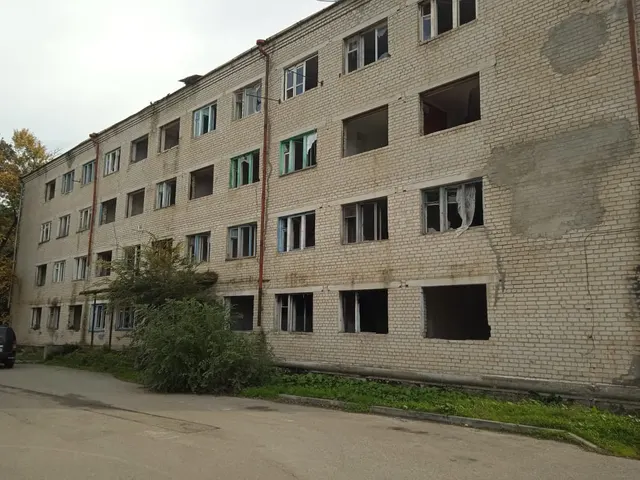 нежилое здание, кадастровый номер 23:06:1902265:154, площадью 1951,4 кв.м., расположенное по адресу: г. Гулькевичи, ул. Волго-Донская, д. 15 и земельный участок, кадастровый номер 23:06:1902265:2914, площадью 2249 кв.м., расположенный по адресу: г. Гулькевичи ул. Волго-Донская, 15