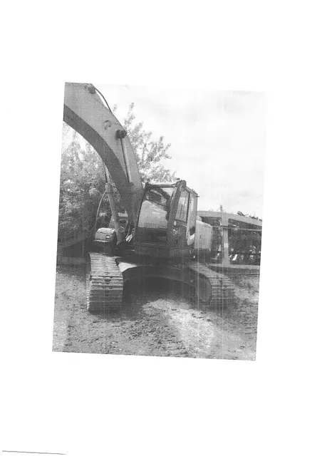 Экскаватор HITACHI ZX 240LC-3, 2007 г.в, г/н 5616ТА72, VIN данные отсутствуют, № двиг 4НК1414136, рег.№ 72-012339-ГМУ;