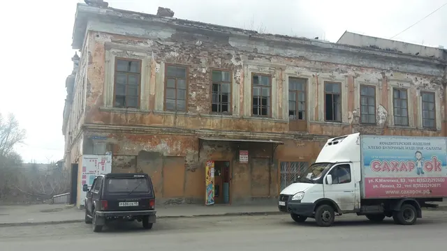 Здание госпиталя, назначение: нежилое, площадь 1486,7 кв.м., кадастровый номер 45:26:070629:142, расположенное по адресу: Россия, Курганская область, г. Шадринск,  ул. Михайловская, д. 74/г. Является объектом культурного наследия (памятником истории и культуры города Шадринска)
