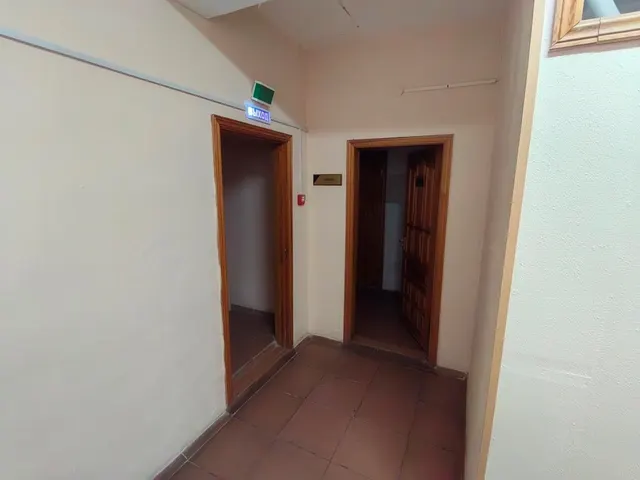 Здание, АБК, площадью 850,6  кв.м. с  расположенным под ним  земельным участком