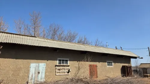 Склад № 2 кадастровый номер 56:22:0601002:414, площадь 232,7 кв.м, и земельный участок кадастровый номер 56:22:0601002:650, категория земель: земли населенных пунктов, разрешенное использование: под производственные здания и помещения, площадь 868 кв.м.