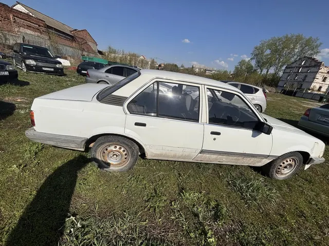 Автомобиль "Опель Аскона", 1986 г. в.,  г/н Х293 ЕА 196, VIN WOL000086G1215534