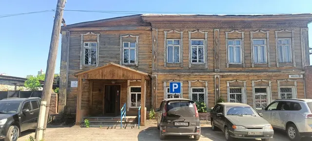 Продажа находящихся в федеральной собственности объектов недвижимого имущества: площадью 302,4 кв. метра (кадастровый номер 22:65:016212:84), являющегося объектом культурного наследия регионального значения, а также общей площадью 360,1 кв. метра (кадастровые номера: 22:65:016212:45, 22:65:016212:52), одновременно с земельным участком площадью 983,78 кв. метра (кадастровый номер 22:65:016212:3), местоположение: Алтайский край, г. Бийск, ул. Заводская, дом 81.