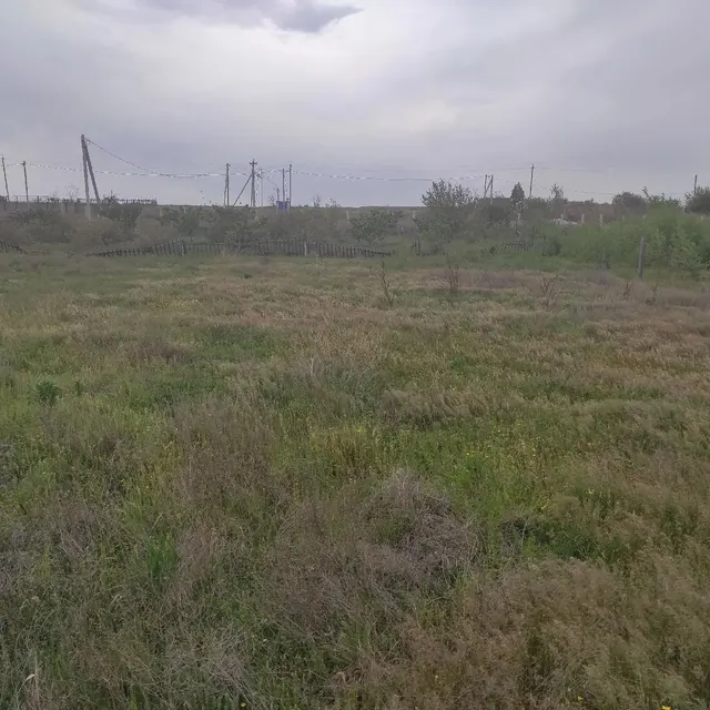 Земельный участок площадью 576 +/- 16.9 кв.м., категория земель: земли сельскохозяйственного назначения, садоводство, кадастровый № 30:09:050602:571, должник Гричанов А.Ф., (Поручение ТУ Росимущества в РО от 22.09.2026 № 61-1656-У). Местоположение установлено относительно ориентира, расположенного в границах участка. Почтовый адрес ориентира: обл. Астраханская, р-н Приволжский, с/т "Амур" Приволжской ПМК, садовый участок № 83.