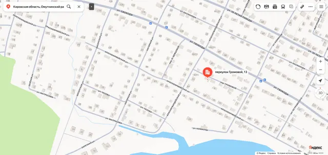 Доля в праве общей долевой собственности (1/3 доли) на жилое здание «жилой дом» площадью 38,6 кв.м., кадастровый номер 43:22:310132:156, расположенное по адресу: Кировская область, Омутнинский район, г. Омутнинск, пер. Громовой, д. 13