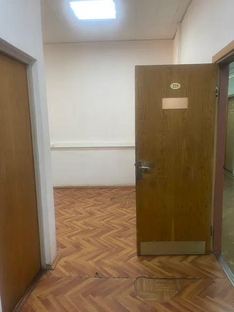 Административное здание, нежилое помещение общей площадью 32,6 кв. м (Литера А1, этаж 2, пом. I, комн. 159, 160) под офис