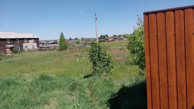 Земельный участок, площадью 561+/-8 кв.м, кадастровый №24:04:6401005:612, расположенный по  адресу: Красноярский край, м.о. Березовский, с. Есаулово, ул. Казачья, участок № 27А. Начальная цена продажи 165 240 руб. Задаток 8200 руб.