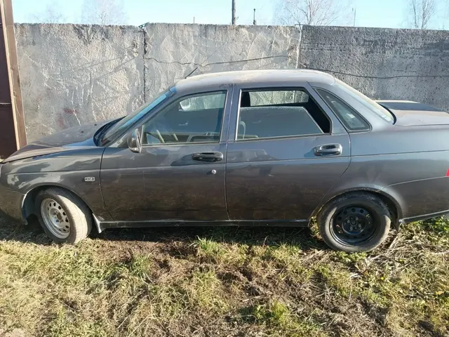 Легковой автомобиль Lada 217030 Priora