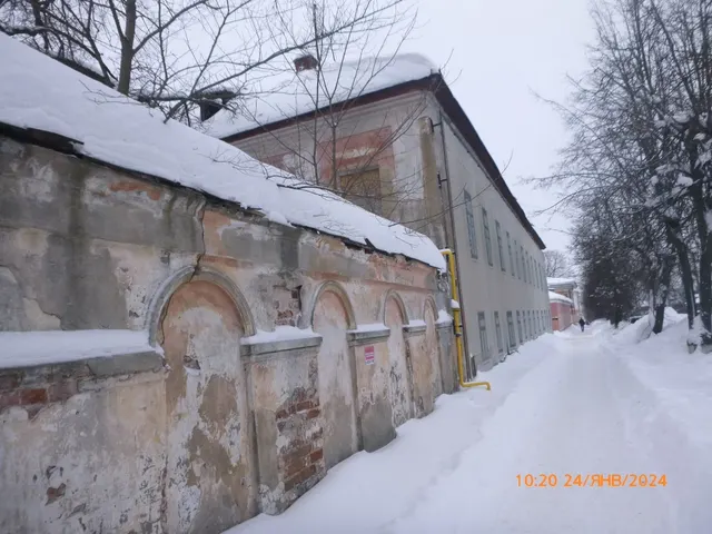 Нежилое здание, являющееся выявленным объектом культурного наследия местного значения, вид разрешенного использования – нежилое здание для извлечения прибыли на основании торговой, банковской и иной предпринимательской деятельности, кадастровый номер 37:28:030409:49, общей площадью 542,6 кв. м., с земельным участком, с кадастровым номером 37:28:030409:262, площадью 1849,00 кв. м., с видом разрешенного использования: предпринимательство (4.0), расположенные по адресу: г. Шуя, ул. Советская, д. 20
