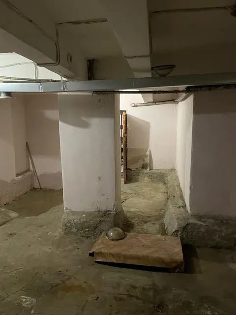 Нежилое помещение,  находящееся в казне городского округа город Кумертау Республики Башкортостан, расположенное по адресу: Республика Башкортостан,  город Кумертау, ул. К.Маркса, д. 13, помещение 5,   с кадастровым номером 02:60:010130:148