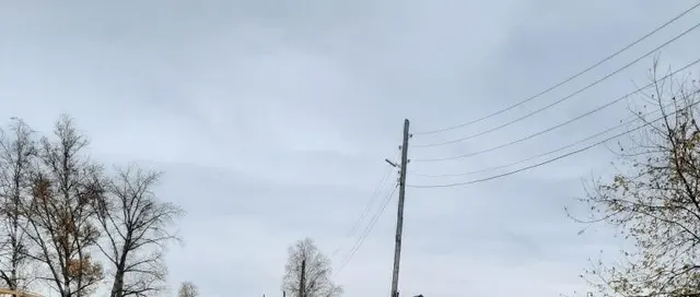 Электрические сети 0,4 кВ, протяженностью 1 704 м, расположенные по адресу: Российская Федерация, Красноярский край, Енисейский район, с. Луговатка, с кадастровым номером 24:12:0590101:114, год завершения строительства 1987, (сечение провода – 50 кв.мм., тип опор – деревянные, количество светильников – 40, количество опор- 48.)