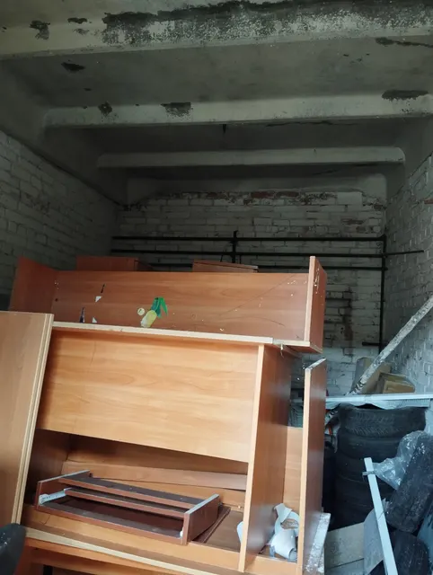 Гараж площадью 16,7 кв. м, с земельным участком