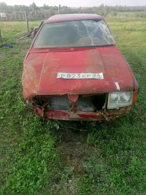 Автомобиль Москвич 214100 в аварийном состоянии, г/н Р823 ЕР24,1997 г.в., VIN XTB214100V0578673, двигатель № 2106-4885184, цвет красный комплектность и состояние  не проверялась данное имущество обращено в доход государства, находится в Шарыповском районе