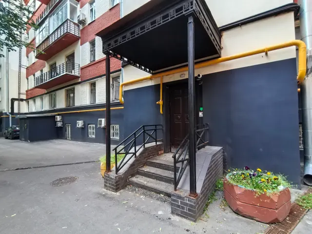 Продажа имущества, находящегося в собственности города Москвы, жилое помещение по адресу: г. Москва, ул. Русаковская, д. 4, стр. 1, кв. 56, общей площадью 66,4 кв. м (этаж № 1), кадастровый номер: 77:01:0003033:1781
