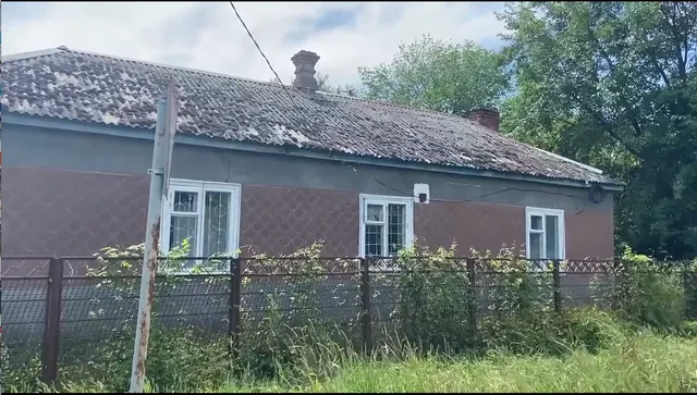 Нежилое здание, площадью 76,1 кв. м, кадастровый номер 23:25:0901051:19, расположенное по адресу: Российская Федерация, Краснодарский край, муниципальный округ Приморско-Ахтарский, станица Степная, улица Дзержинского, дом 12, с земельным участком с кадастровым номером 23:25:0901051:2, площадью 368 кв.м