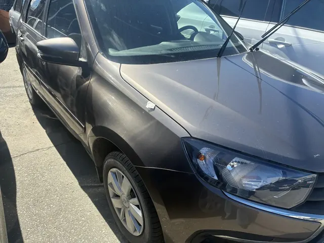 Автомобиль марки ЛАДА 219210 ЛАДА ГРАНТА, VIN XTA219210L0159076, 2019 г/в, золотисто-коричневого цвета, г/н. Р672КН186 ТС обременено ЗАЛОГОМ. По общему правилу при переходе права собственности залог сохраняется в соответствии со ст. 353 ГК РФ; приобретатель имущества приобретает права и несет обязанности залогодателя. Риски, связанные с сохранением залога и возможностью обращения взыскания на предмет залога, несет приобретатель. ТС имеет ограничения ФССП на регистрационные действия.