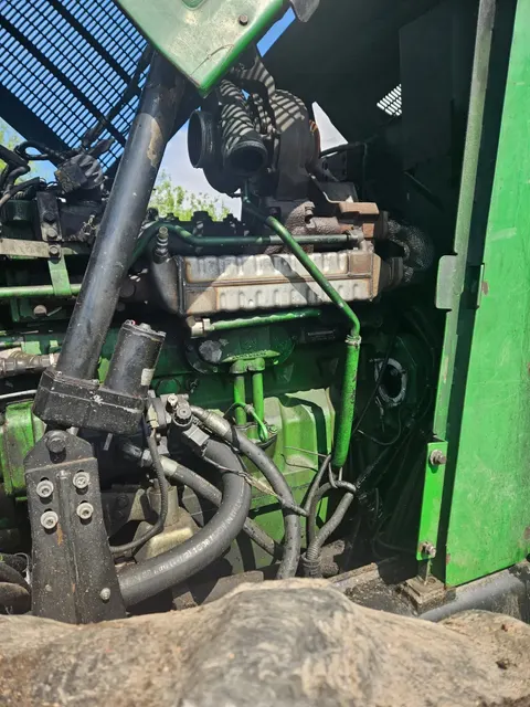 Харвестер John Deere 1270 E c заводским номером машины WJ1270E001625, 2009 г.в., г.р.з. 29АВ1890, г.р.з. на харвестере отсутствует, корпус зелёного цвета, 1 шт.