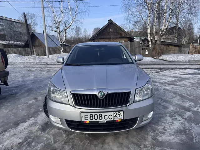 Транспортное средство Skoda Oсtavia, 2011 года выпуска, цвет – серебристый, VIN XW8CA41Z4CK259022, государственный номер Е808СС29. Состояние ТС: скол на заднем бампере, царапина на багажнике, вмятина на пороге справой стороны, коррозия на порогах