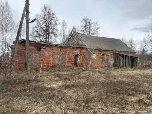 Изъятые на основании заочных решений суда выявленные ОКН: «Ансамбль земской больницы: хозяйственная постройка земской больницы», 1913 г.,площадью 198,1 кв. м, по адресу: ЯО, р-н Гаврилов-Ямский, с. Великое, ул. 1-я Красная, д.37, корп.5, «Ансамбль земской больницы: часовня земской больницы», 1913 г., площадью 14,6 кв. м, по адресу: ЯО, р-н Гаврилов-Ямский, с. Великое, ул. 1-я Красная, д.37, корп.3  и земельный участок с кадастровым номером 76:04:020103:821
