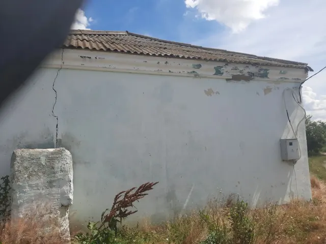Нежилое строение (склад), площадью 189,2 кв.м., расположенное по адресу: Республика Крым, Нижнегорский район, с. Ломоносово, ул. Пушкина, д. 14а, с кадастровым номером 90:08:050201:71