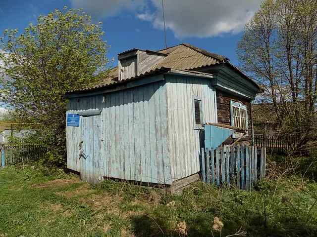Нежилое здание с кадастровым номером 02:33:190501:73, общей площадью 52,9 кв.м., с земельным участком с кадастровым номером 02:33:190501:32, общей площадью 394 кв.м. относящимся к категории земель – земли населенных пунктов, с видом разрешенного использования – размещение школы, расположенных по адресу: Республика Башкортостан, Краснокамский район, с/с Новобуринский, д.Мрясово, ул.Молодежная 1