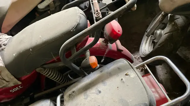 мопед модели "Motoland XT250HS", год выпуска не установлен, рама красного цвета, VIN: LB425PCE6NCF16710, двигатель 172MM, без г.р.з.