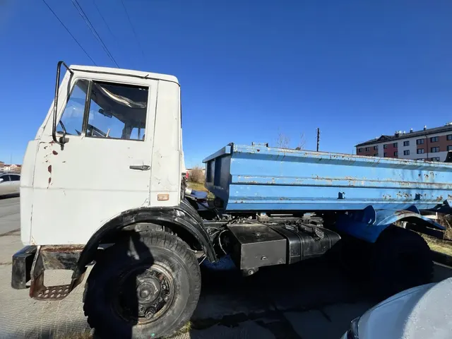 Автомобиль МАЗ-5551