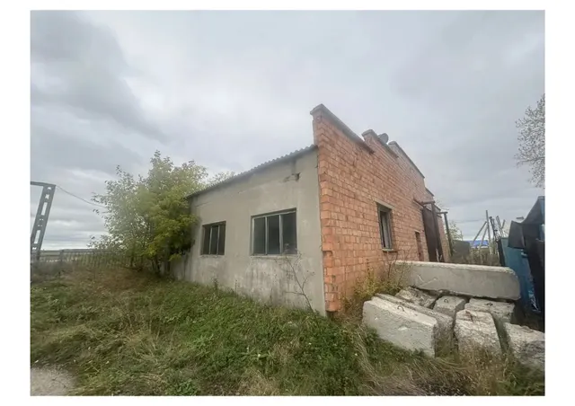 Право заключения договора купли-продажи муниципального имущества указанного в описании лота.