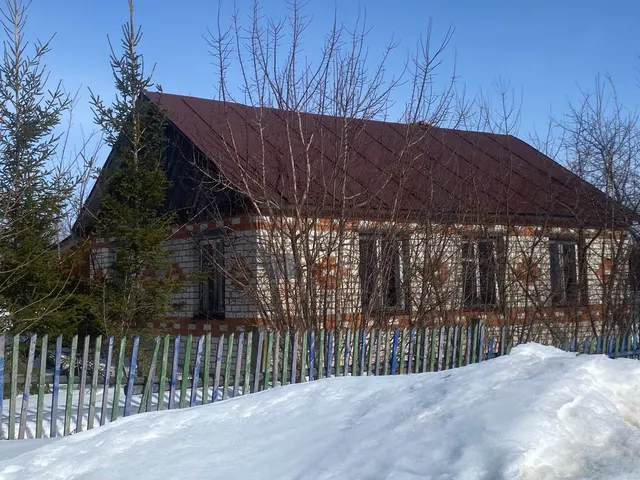 Здание, кадастровый номер 21:26:040204:145, назначение: нежилое, количество этажей: 1, в том числе подземных: 0, общей площадью 59,3 кв.м., местоположение: Чувашская Республика, р-н Янтиковский, д. Уразкасы, ул. Ильича, д. 19, с земельным участком с кадастровым номером 21:26:040102:14, общей площадью 680 кв.м.