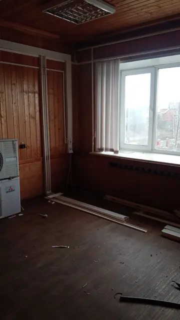 Нежилое помещение, площадью 15,7 кв.м., расположенное на 2 этаже здания по адресу: Вологодская область, р-н. Харовский, г. Харовск, ул. Южная, д. 23.