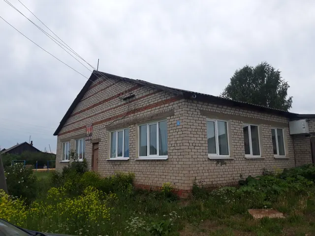 нежилое здание с земельным участком, объединенные в лот № 1, расположенные по адресу: Пермский край, Кунгурский район, д.Моховое
