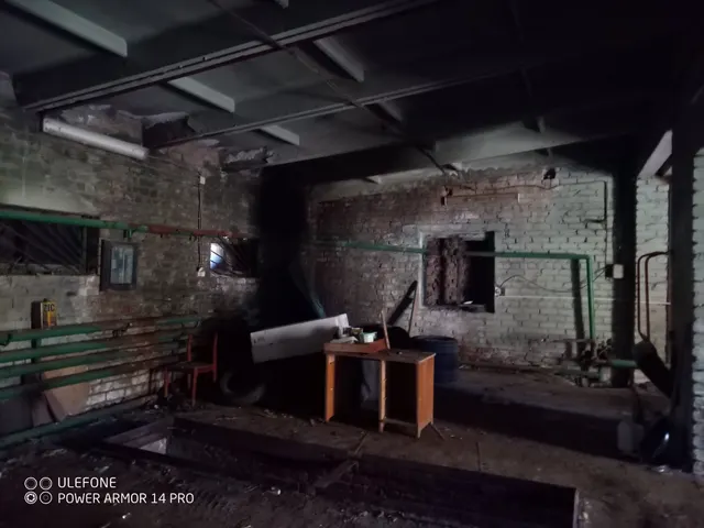 Земельный участок площадью 334 кв.м с кадастровым номером 59:02:0101165:2 (РНФИ П11260001388), с расположенным на нем объектом недвижимого имущества – гараж-бокс №1 площадью 208,9 кв.м с кадастровым номером 59:02:0701027:35 (РНФИ П12260013068), по адресу: Пермский край, г. Александровск, ул. Ленина, д. 33.